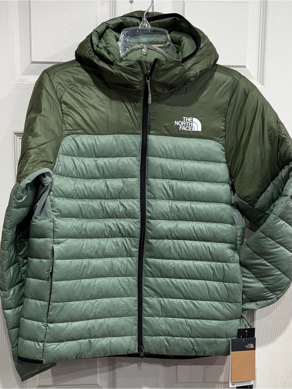 The North Face Women’s Medium Terra Peak Hoodie Jacket Puffer NWT Green Insulate